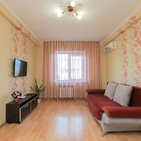 Apartment On Obolonskiy Prospect 12 基輔 外观 照片