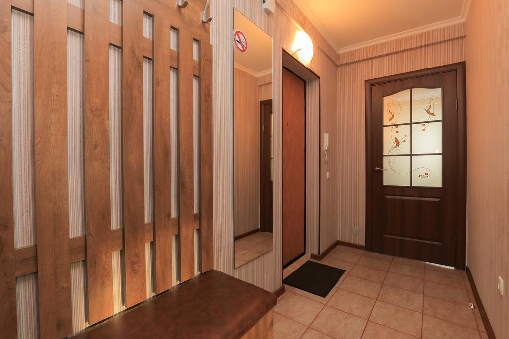 Apartment On Obolonskiy Prospect 12 基輔 外观 照片