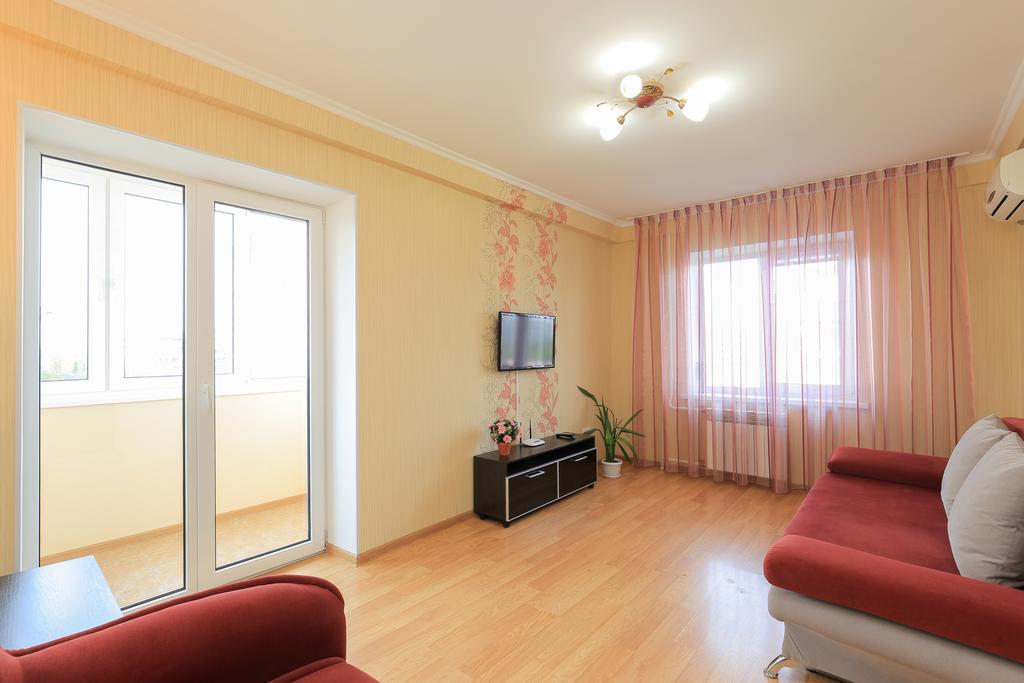 Apartment On Obolonskiy Prospect 12 基輔 外观 照片