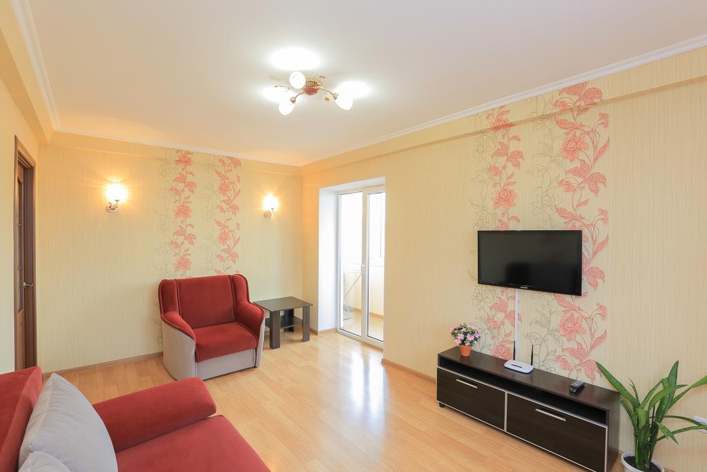 Apartment On Obolonskiy Prospect 12 基輔 外观 照片