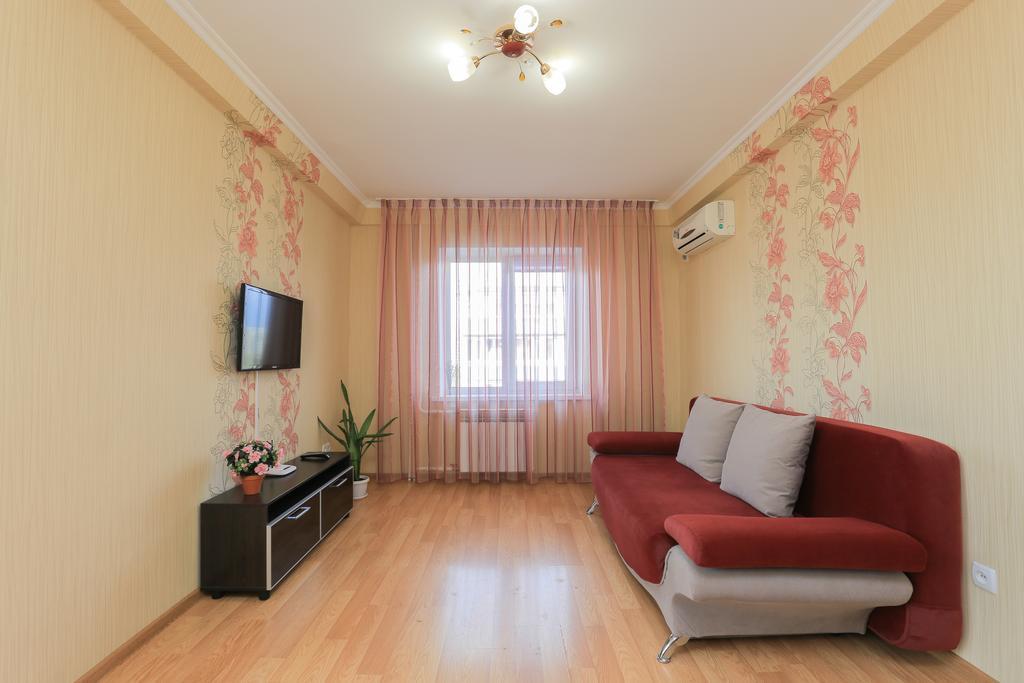 Apartment On Obolonskiy Prospect 12 基輔 外观 照片