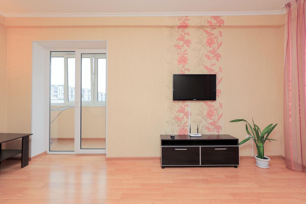 Apartment On Obolonskiy Prospect 12 基輔 外观 照片