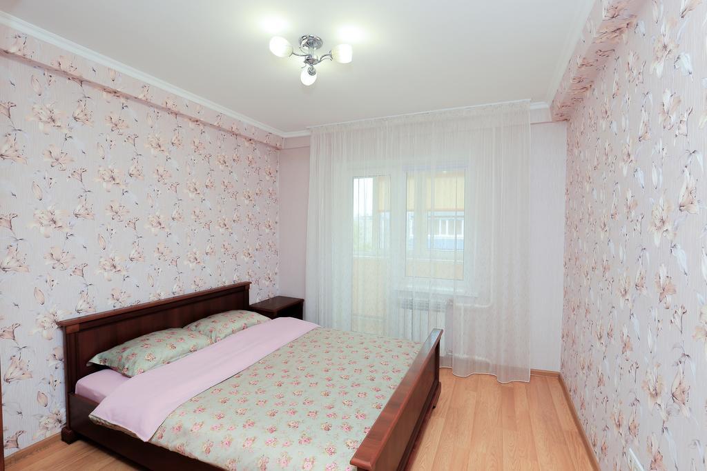 Apartment On Obolonskiy Prospect 12 基輔 外观 照片